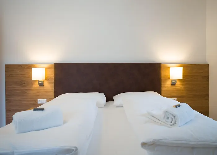 View Julia By We Rent *