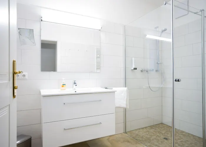 View Julia By We Rent