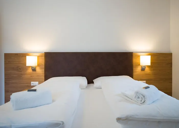 View Julia By We Rent